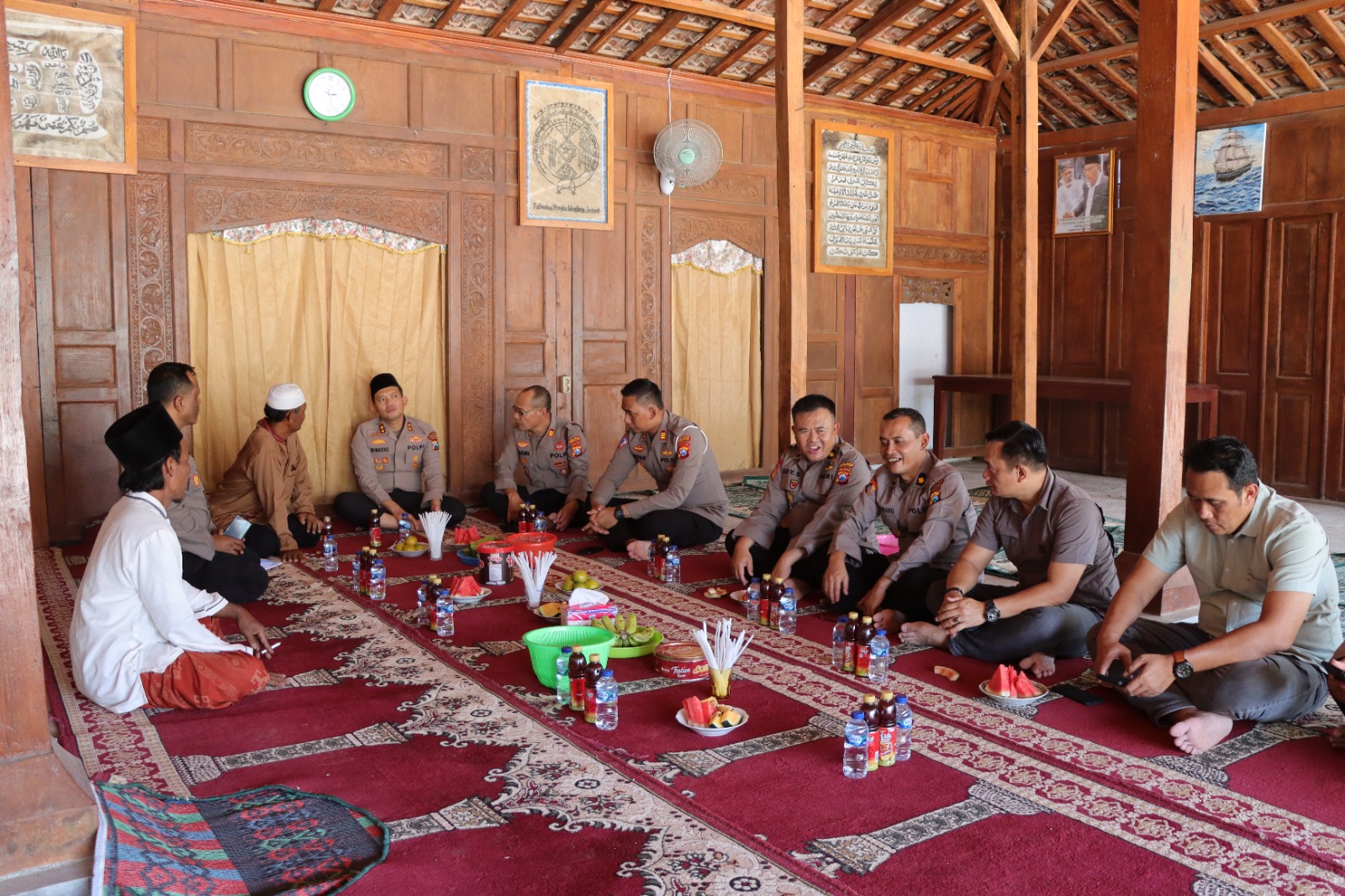 You are currently viewing Sampaikan Pesan Pemilu Damai Kapolres Ponorogo Kunjungi Ponpes Fathul Muna Mladangan