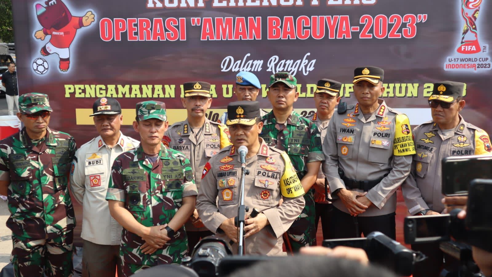 You are currently viewing Kapolda Jateng Pastikan Pengamanan U-17 Dilakukan Secara Humanis