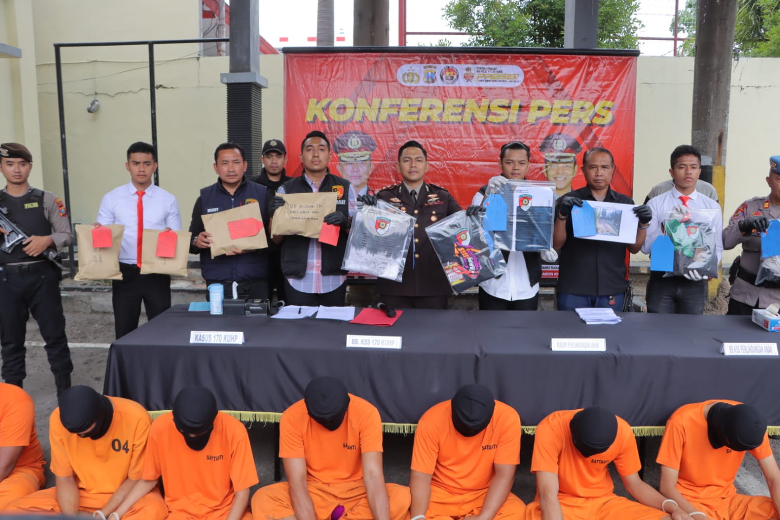 Read more about the article Polres Tulungagung Ungkap Kasus Kekerasan 8 Tersangka Diamankan